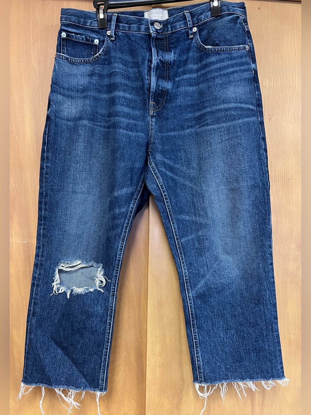 Everlane Women’s The Cheeky Jean Cropped Frayed Hem Distressed Jeans Size 32